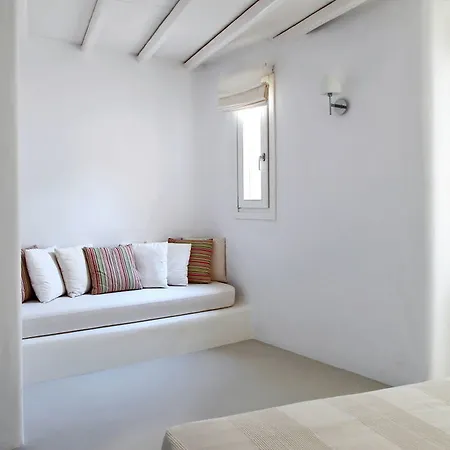 Villa Elia White